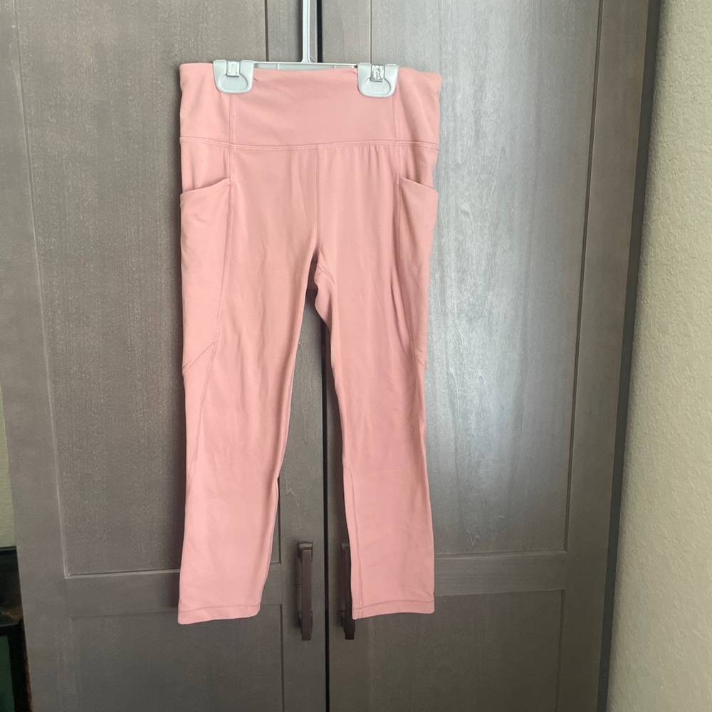 Athleta girl High Rise Stash Your Treasure Capri size L
